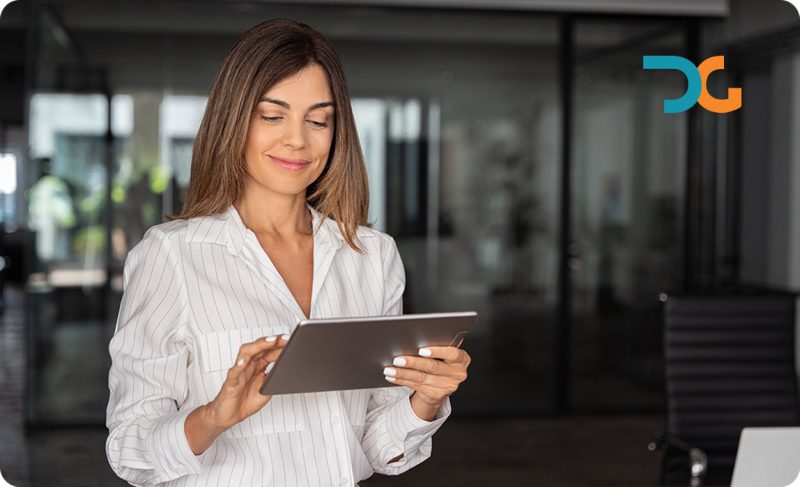 Lady holding a tablet